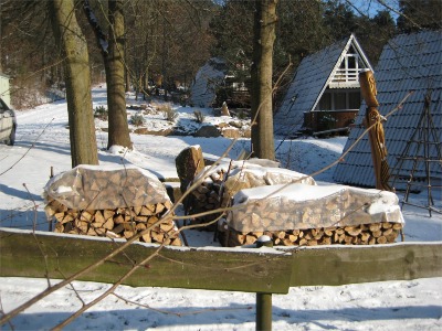 Holz vorm Eichwald-Ferienhaus